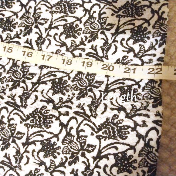 Loft Textured Floral Top S Feminine Cottagecore Parisian Romantic Black White - Picture 5 of 7